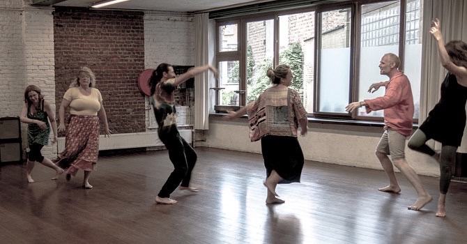 Vivre la Biodanza : Rendez-vous hebdomadaires de mouvement dansé et de bien-être